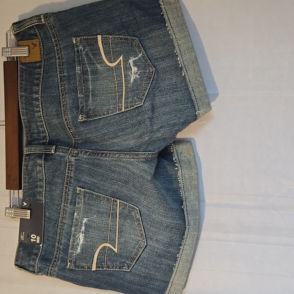 American Eagle Womens Distressed Midi Jean Shorts Size 10 Low Rise NWT - Picture 4 of 7